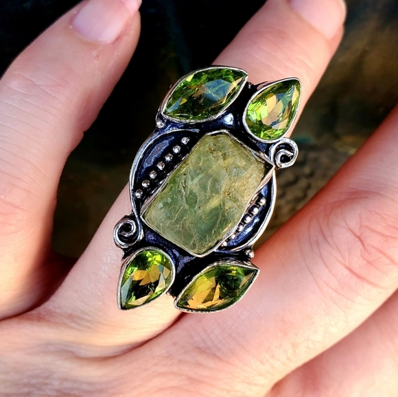 New Rough Green Kyanite & Peridot 925 Silver Ring. - Picture 2 of 14